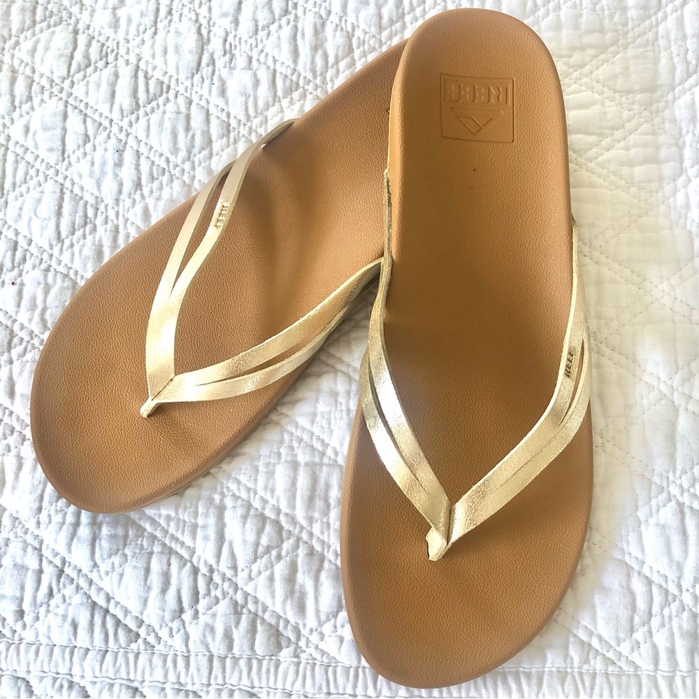 Reef Women’s Metallic Gold Double-Strap Flip Flop Sandals